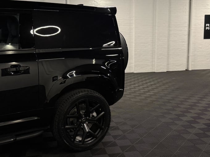 2025 Land Rover Defender 90