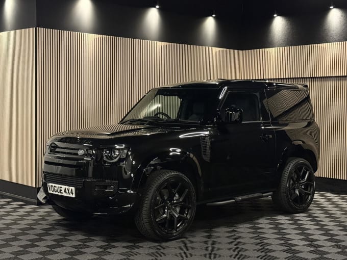 2025 Land Rover Defender 90