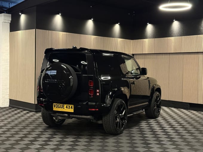 2025 Land Rover Defender 90