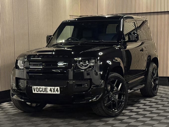 2025 Land Rover Defender 90