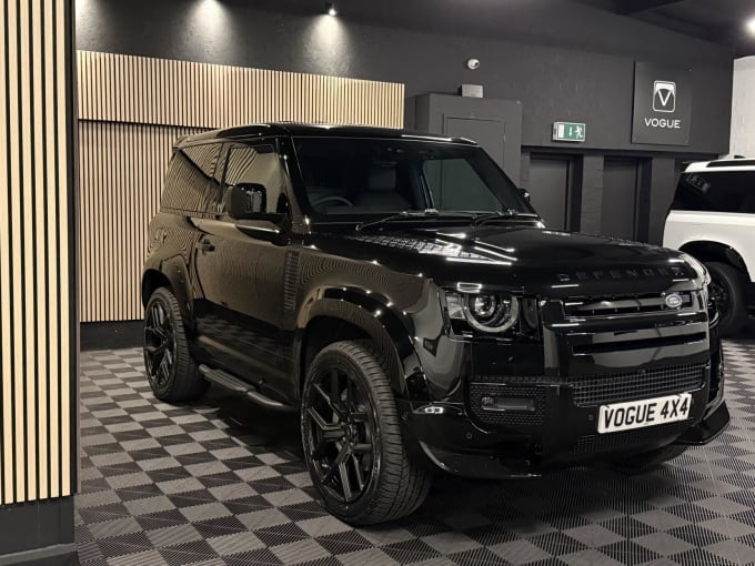 2025 Land Rover Defender 90