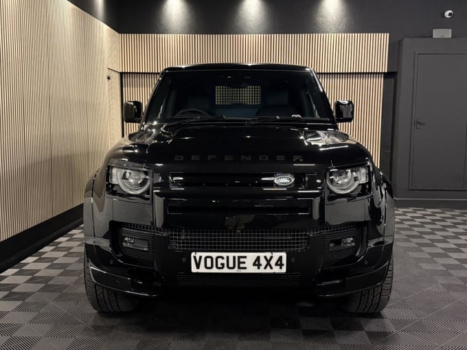 2025 Land Rover Defender 90