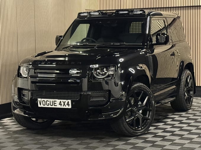 2025 Land Rover Defender 90