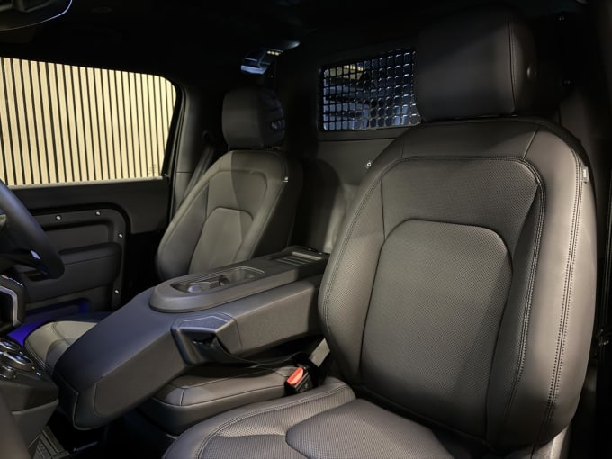 2025 Land Rover Defender 90