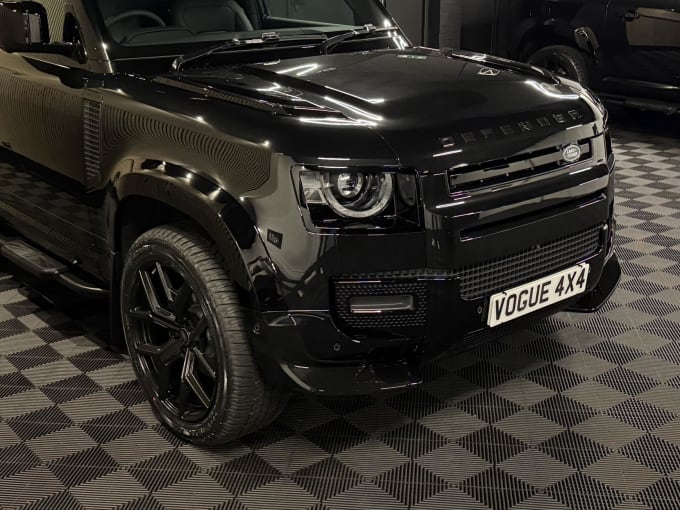 2025 Land Rover Defender 90