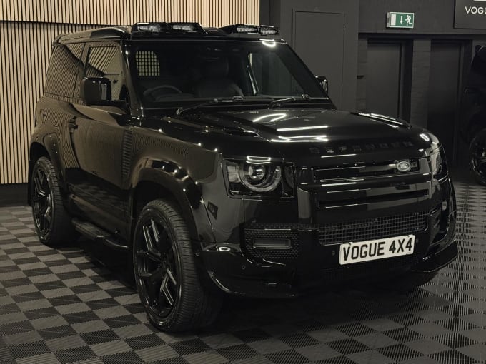 2025 Land Rover Defender 90