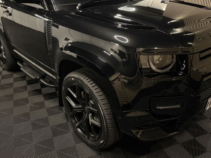 2025 Land Rover Defender 90