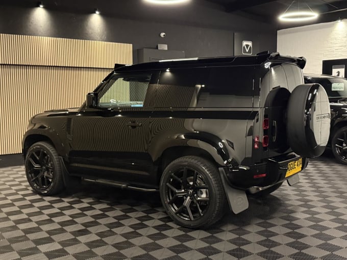 2025 Land Rover Defender 90