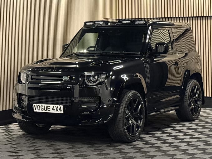 2025 Land Rover Defender 90