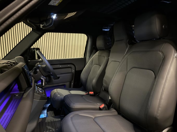 2025 Land Rover Defender 90