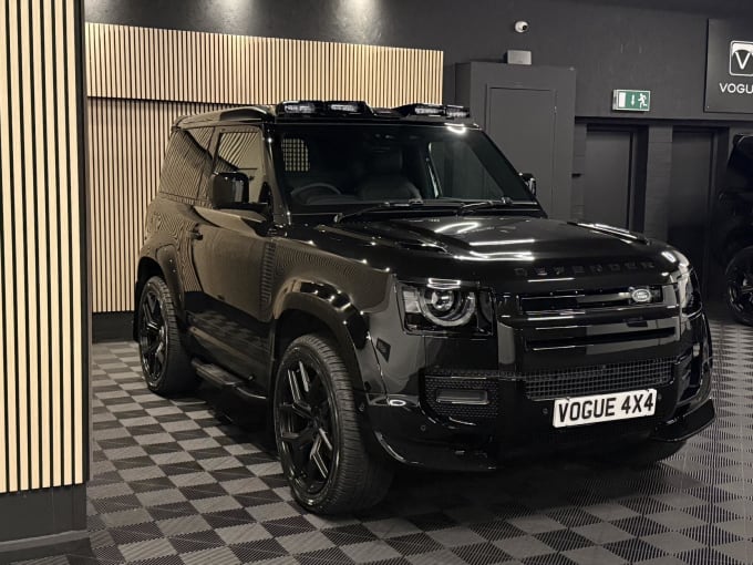 2025 Land Rover Defender 90