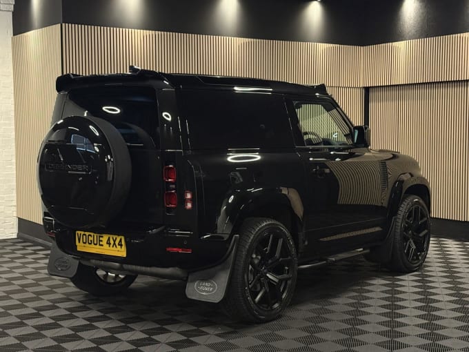 2025 Land Rover Defender 90