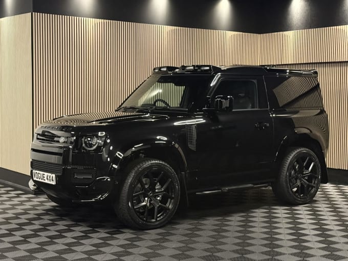 2025 Land Rover Defender 90
