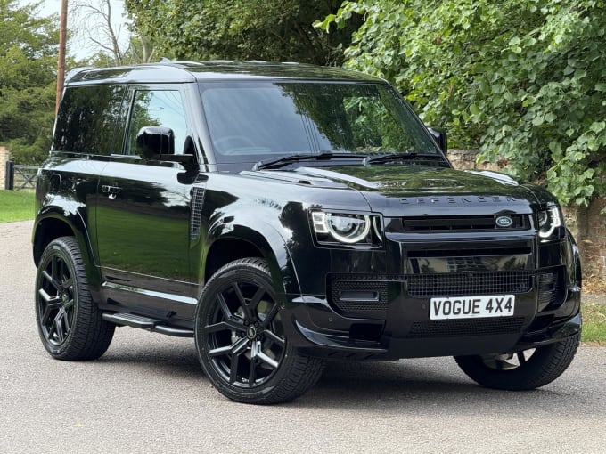 2025 Land Rover Defender 90