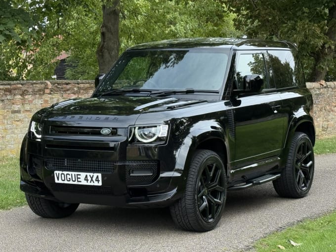2025 Land Rover Defender 90