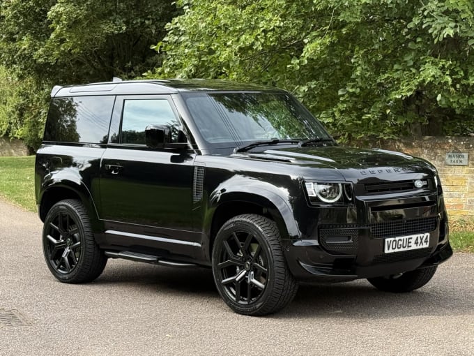 2025 Land Rover Defender 90