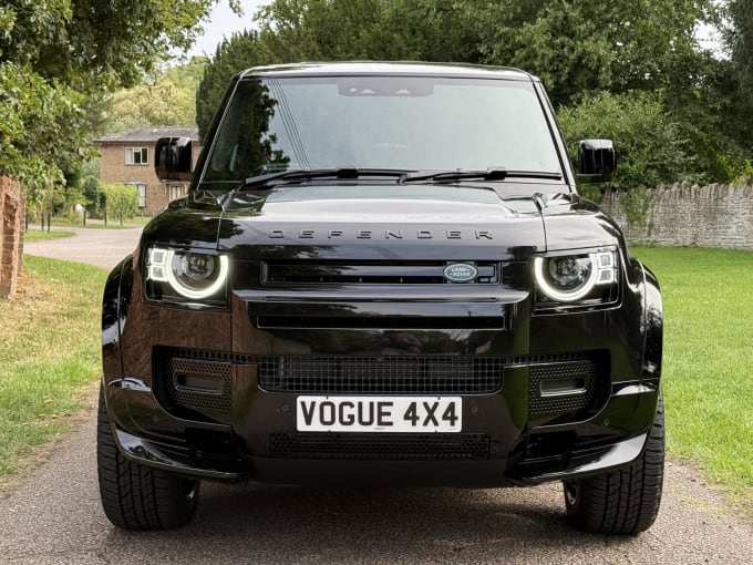 2025 Land Rover Defender 90