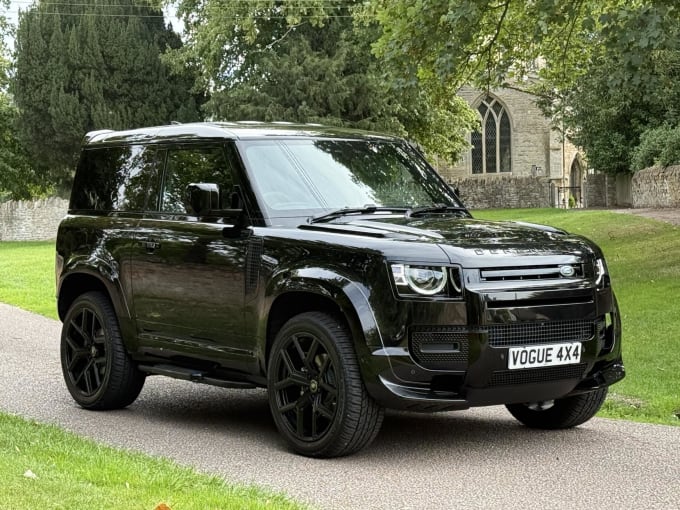 2025 Land Rover Defender 90