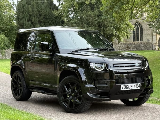 2025 Land Rover Defender 90
