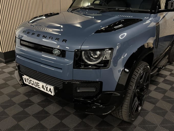 2025 Land Rover Defender 90