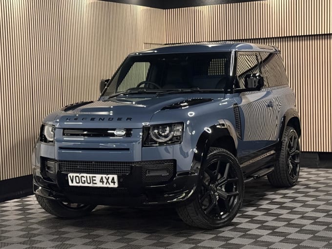 2025 Land Rover Defender 90