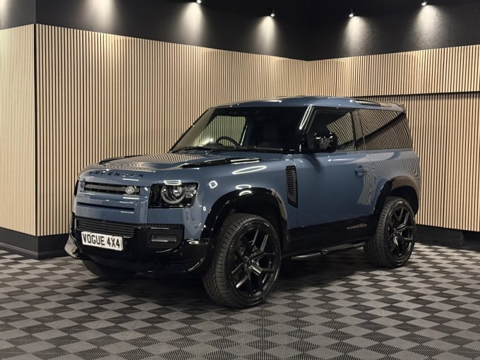 2025 Land Rover Defender 90