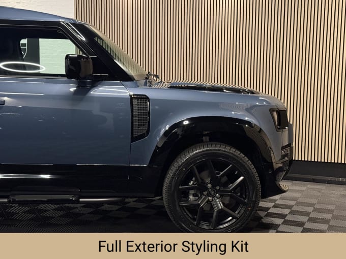 2025 Land Rover Defender 90