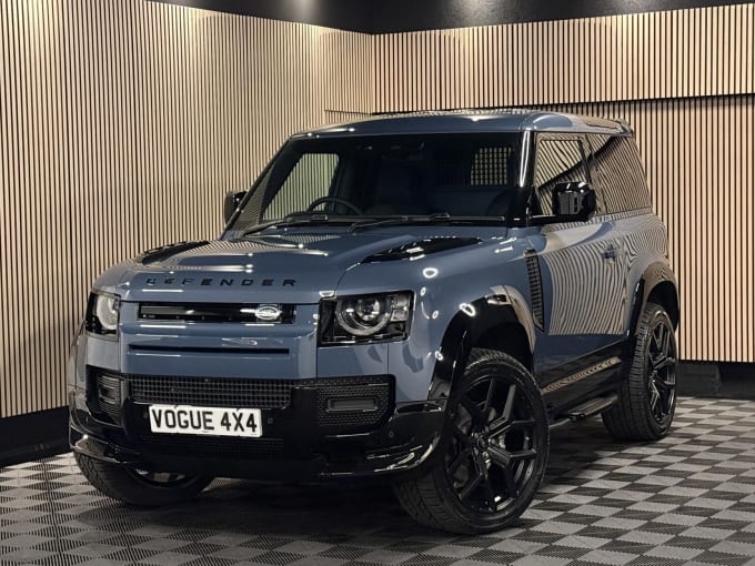 2025 Land Rover Defender 90