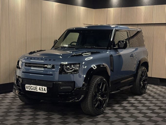 2025 Land Rover Defender 90