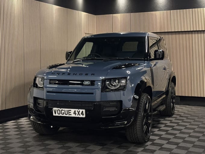 2025 Land Rover Defender 90
