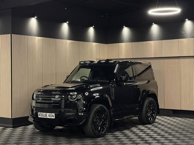 2025 Land Rover Defender 90
