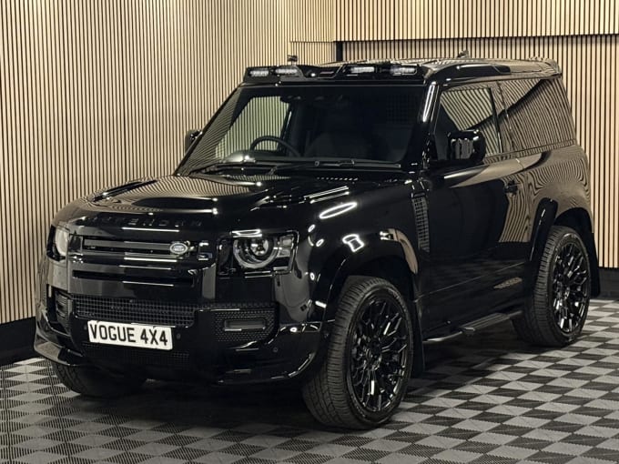 2025 Land Rover Defender 90