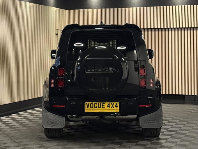 2025 Land Rover Defender 90