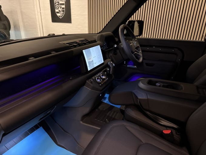 2025 Land Rover Defender 90