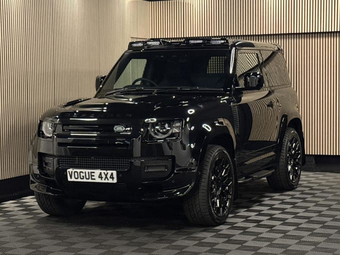 2025 Land Rover Defender 90
