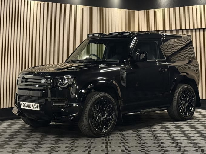 2025 Land Rover Defender 90