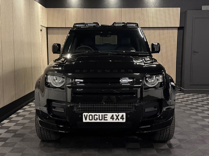 2025 Land Rover Defender 90