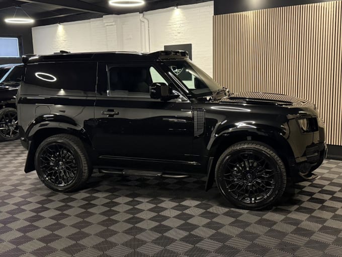 2025 Land Rover Defender 90
