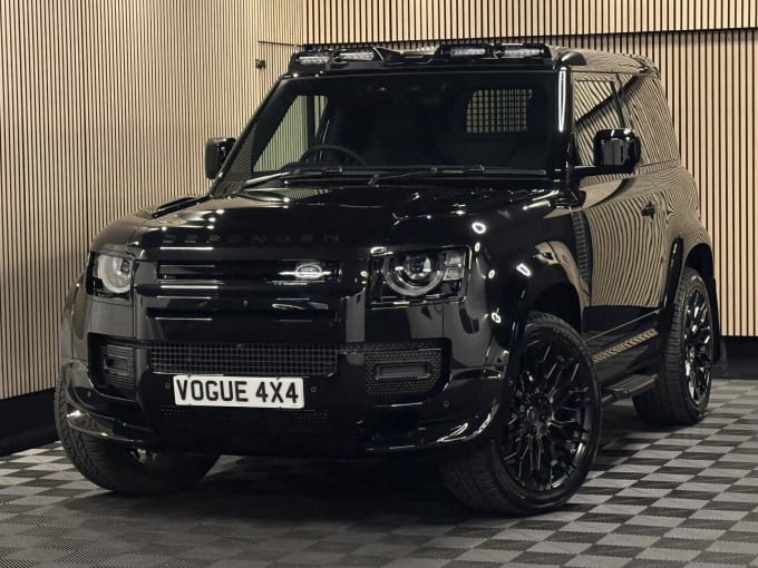 2025 Land Rover Defender 90