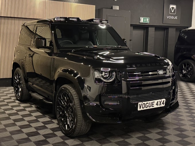 2025 Land Rover Defender 90