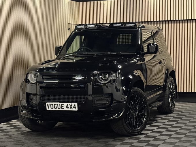 2025 Land Rover Defender 90
