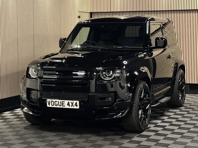 2025 Land Rover Defender 90