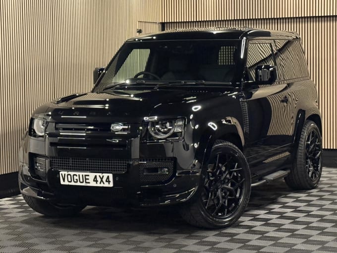 2025 Land Rover Defender 90