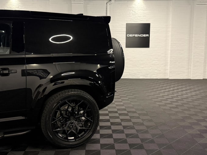2025 Land Rover Defender 90