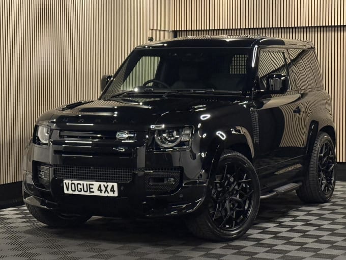 2025 Land Rover Defender 90