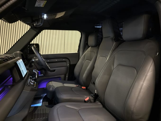 2025 Land Rover Defender 90