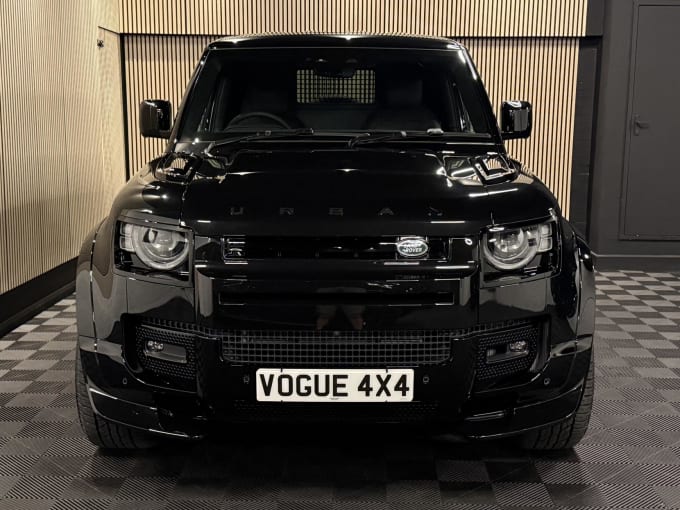 2025 Land Rover Defender 90
