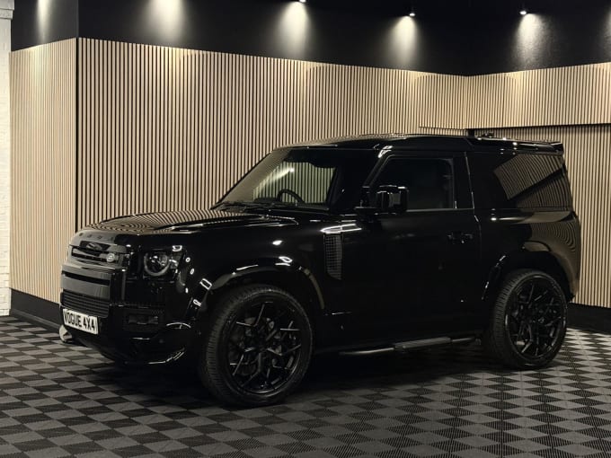 2025 Land Rover Defender 90