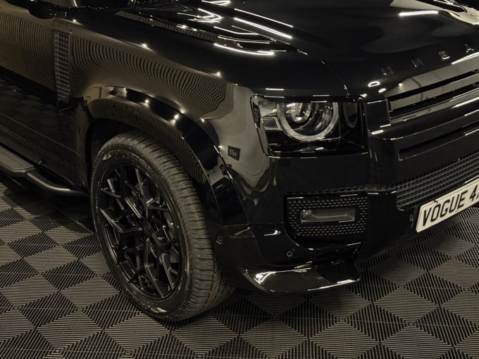 2025 Land Rover Defender 90