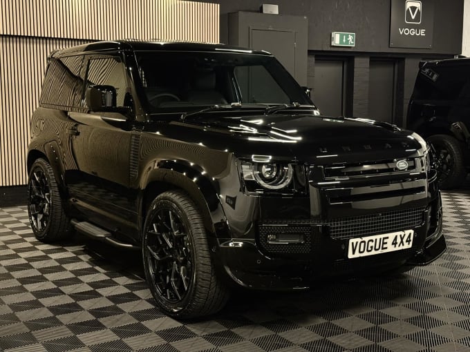 2025 Land Rover Defender 90